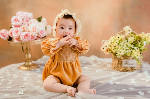 阳泉宝宝几个月会转头 阳泉宝宝几个月会转头